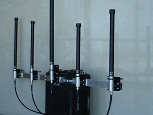 Jammer tático da mobilidade 25Mhz-3800Mhz, jammer 350W do sinal do poder superior da frequência ultraelevada do VHF